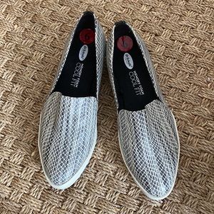 Dr Scholl’s Memory Foam Cool Fit slip-ons size 6